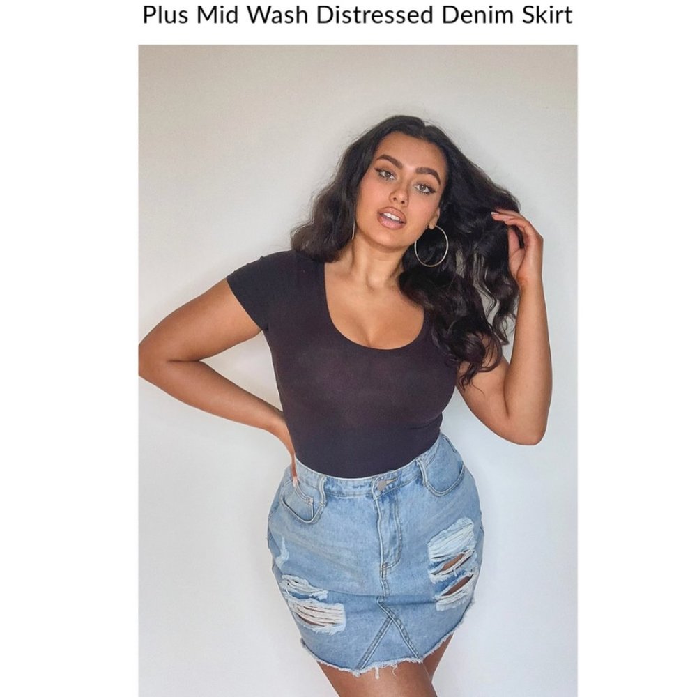 NEW!! BOOHOO Plus Mid Wash Distressed Denim Skirt US Size 18